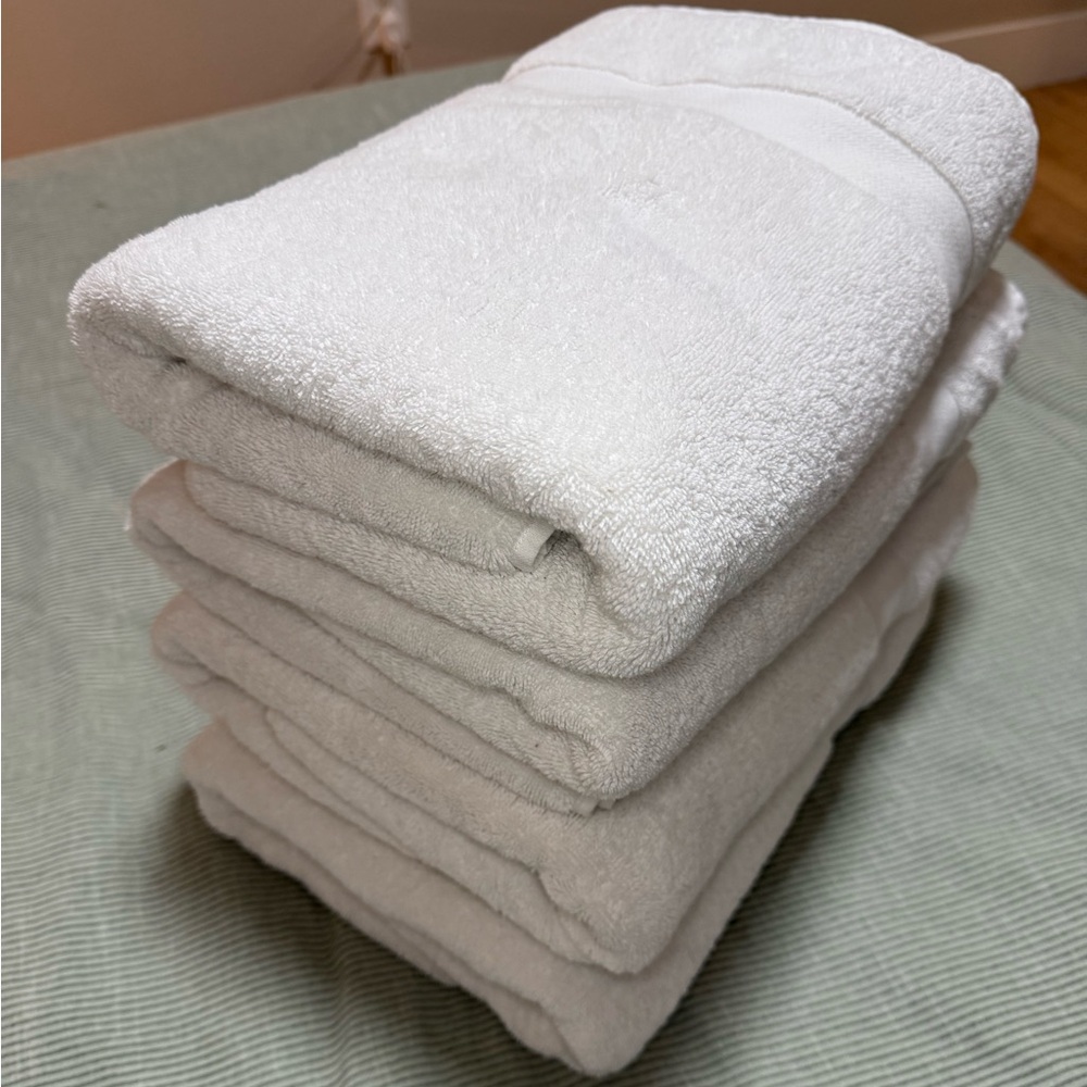 Crate&Barrel Classic White Bath Towels